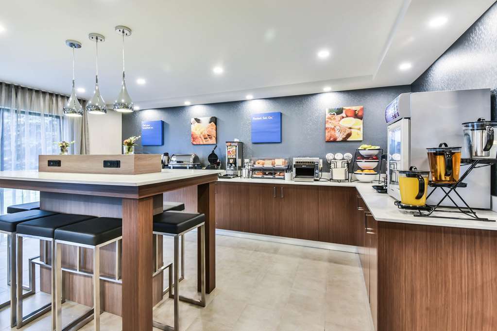Comfort Inn Airport Dorval Restaurant foto
